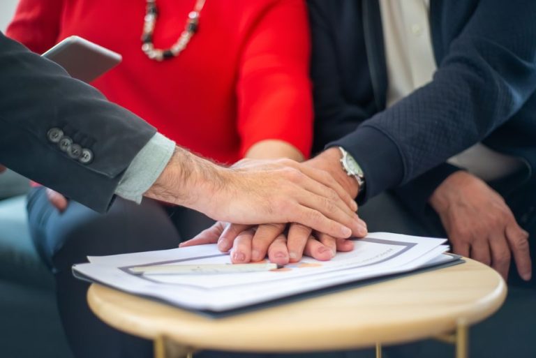 Why You Should Work With an Independent Medicare Agent
